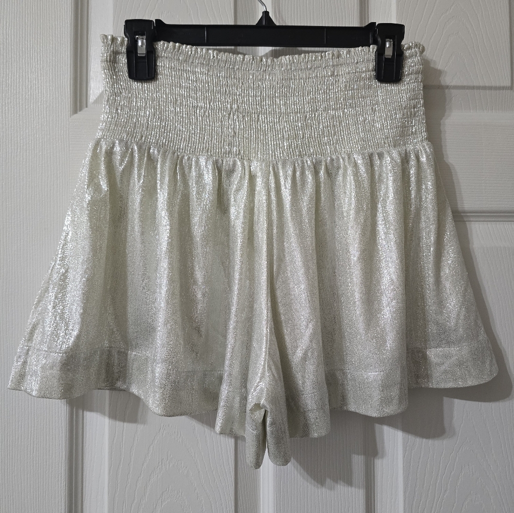 TCEC Smocked Waist Flowy Shorts, Pearly White w/Metallic Silver Accents, EUC! - Picture 7 of 11